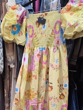 Woman's Yellow Floral Puff-Sleeve Dress